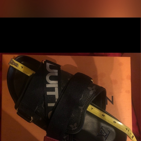 COPY - Louis Vuitton Slides - Picture 5 of 5